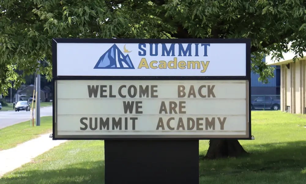 img_card_SA-welcome-sign